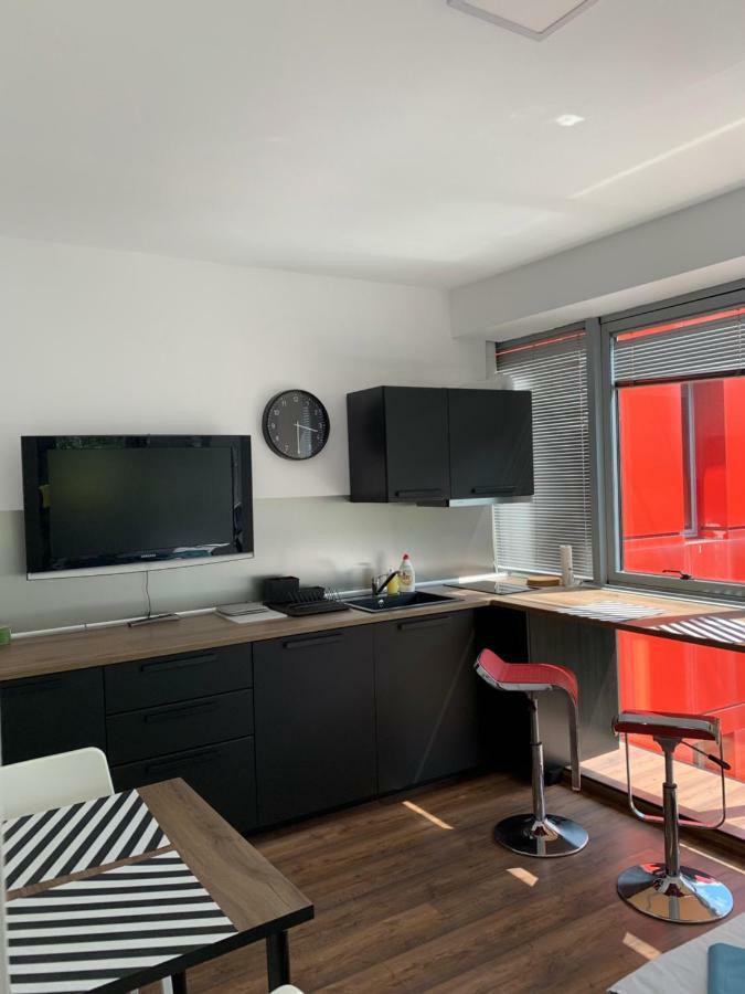 Lilia 3 Self-Check In Apartment With Hot Water Despite Prevention In The Neighborhood, Food And Drink Shop Open Until 10 Pm And Free Parking Area Next Ot 24 Hours Food And Drink Shop And Free Parking Area Sófia Exterior foto