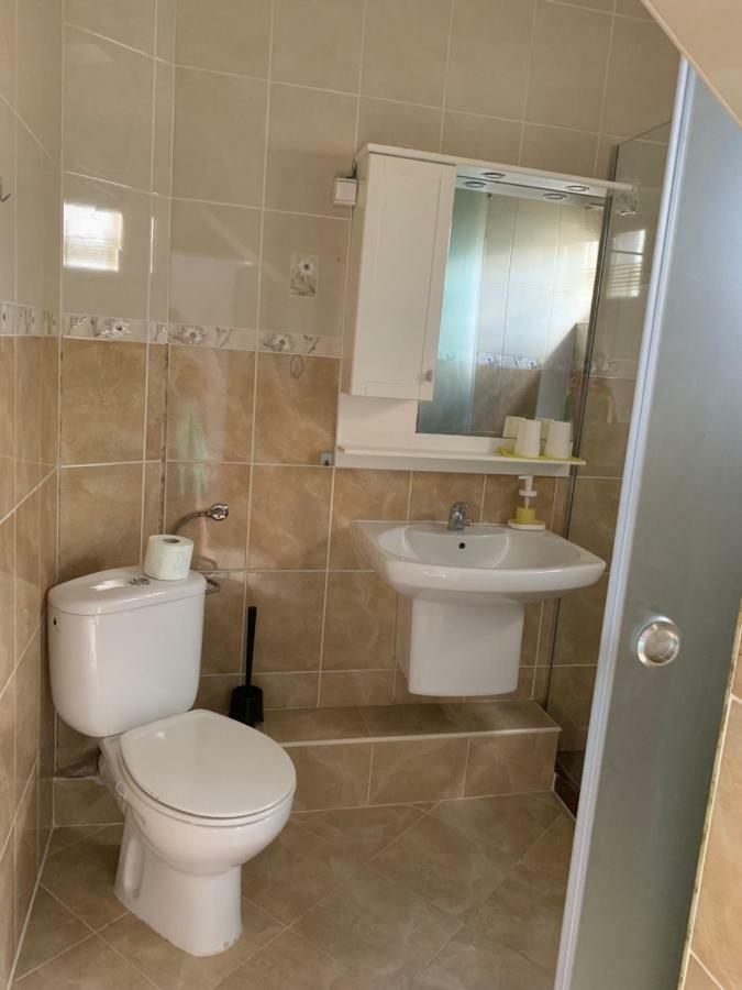 Lilia 3 Self-Check In Apartment With Hot Water Despite Prevention In The Neighborhood, Food And Drink Shop Open Until 10 Pm And Free Parking Area Next Ot 24 Hours Food And Drink Shop And Free Parking Area Sófia Exterior foto