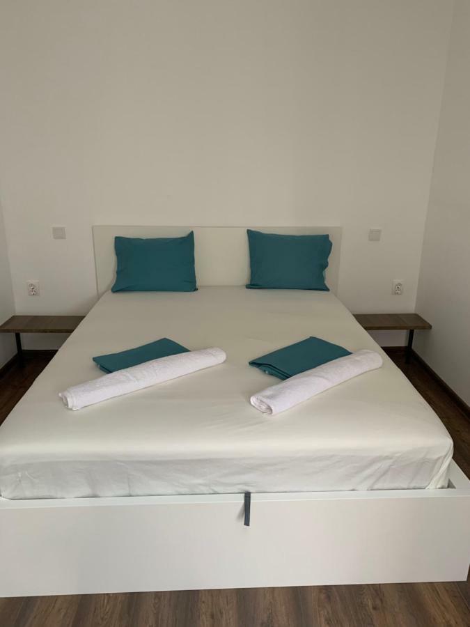 Lilia 3 Self-Check In Apartment With Hot Water Despite Prevention In The Neighborhood, Food And Drink Shop Open Until 10 Pm And Free Parking Area Next Ot 24 Hours Food And Drink Shop And Free Parking Area Sófia Exterior foto