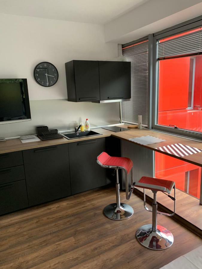 Lilia 3 Self-Check In Apartment With Hot Water Despite Prevention In The Neighborhood, Food And Drink Shop Open Until 10 Pm And Free Parking Area Next Ot 24 Hours Food And Drink Shop And Free Parking Area Sófia Exterior foto
