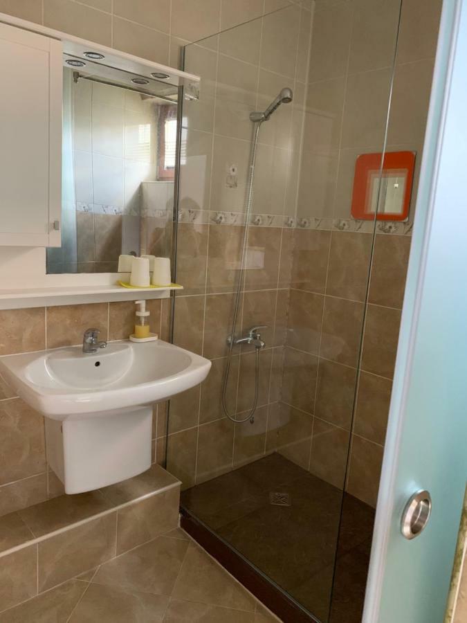 Lilia 3 Self-Check In Apartment With Hot Water Despite Prevention In The Neighborhood, Food And Drink Shop Open Until 10 Pm And Free Parking Area Next Ot 24 Hours Food And Drink Shop And Free Parking Area Sófia Exterior foto